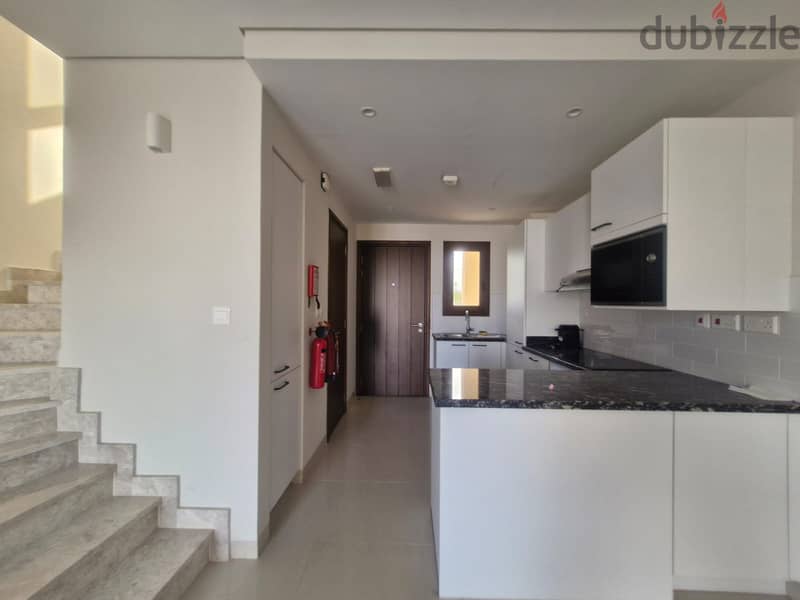 1 BR Excellent Modern Townhouse in Sifah for Sale 4