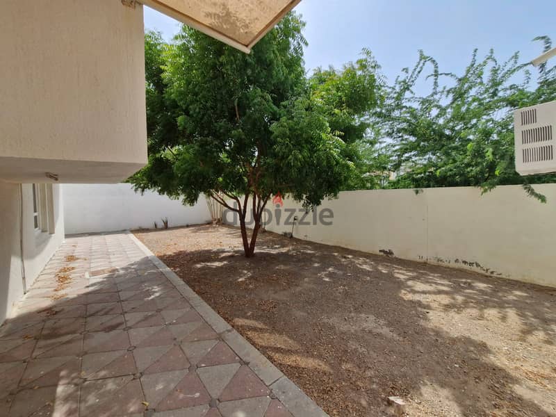 6 + 1 BR Incredible Villa in Mawaleh for Rent 15