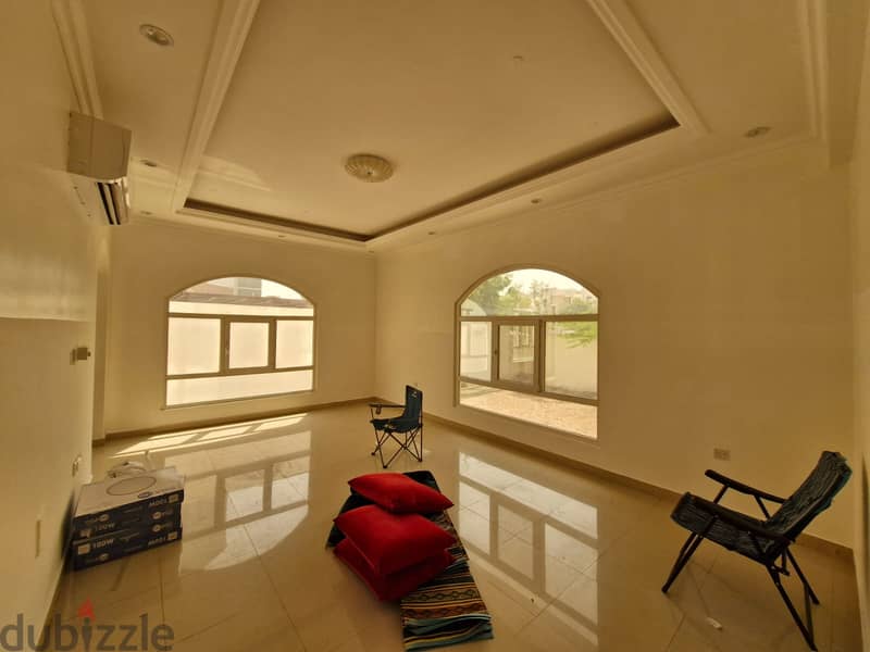 6 + 1 BR Incredible Villa in Mawaleh for Rent 1