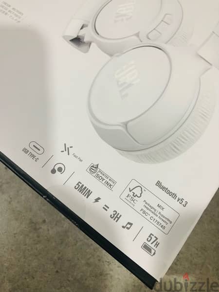 JBL TUNE 520BT Wireless Headphones - NEW 5