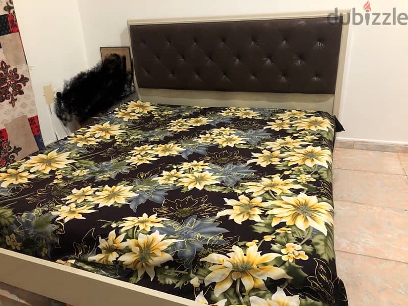 king size bed without mattress 1