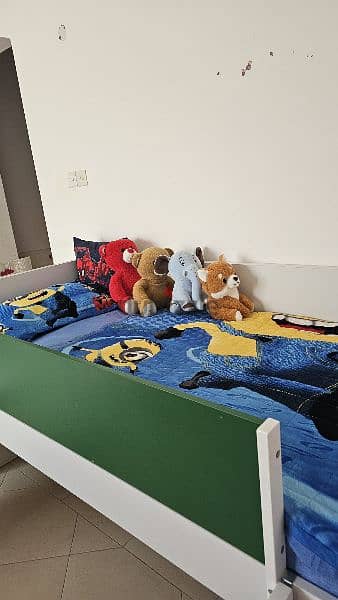 سرير اطفال بحالة ممتازه للبيعkids bed in excellent conditin for sale 1