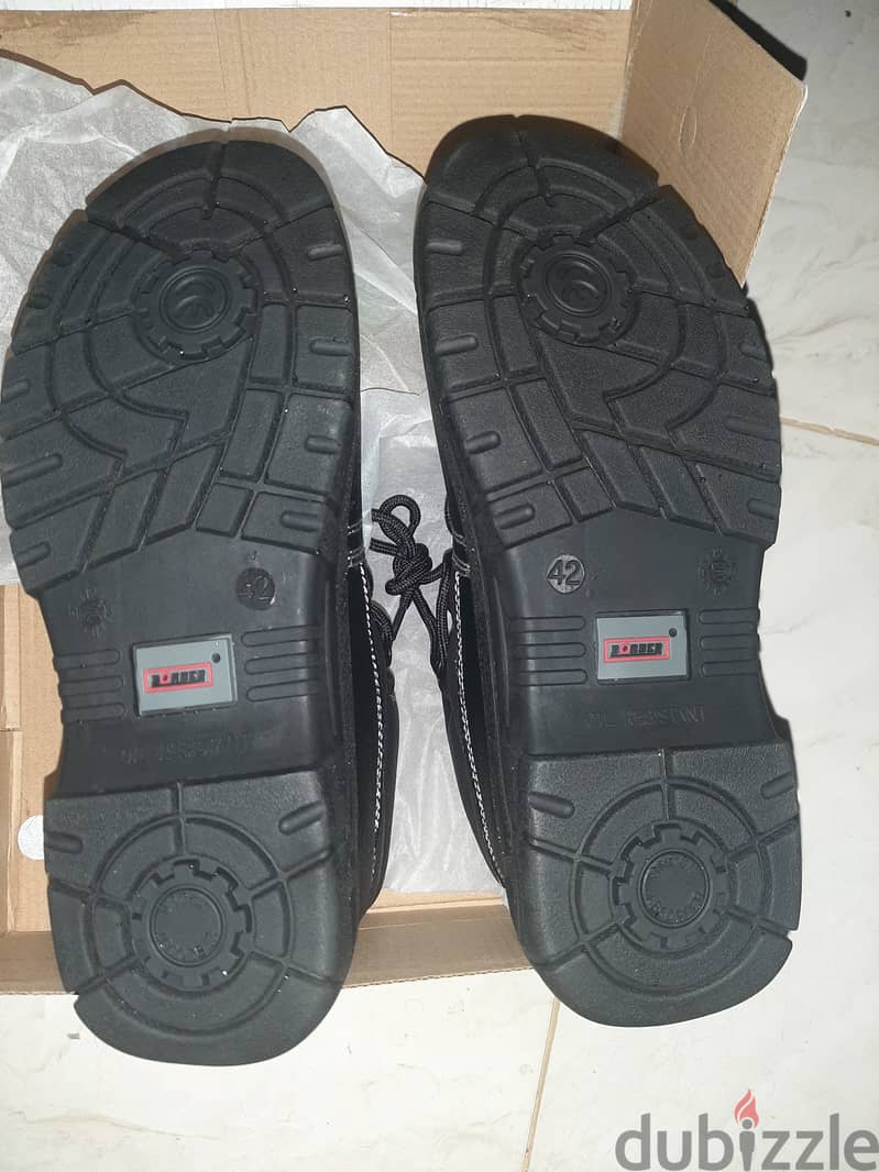 Branded Safety Shoe 42" 3