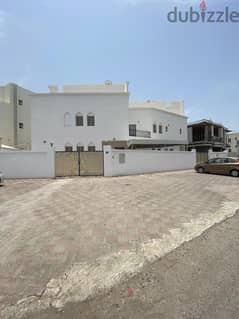SR-Di-548  Premium Quiet Villa to Let in Al Mawaleh South
                                title=