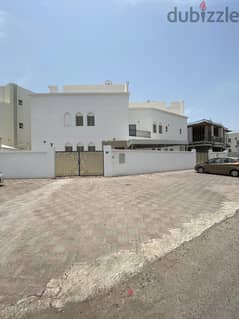 "SR-Di-548  Premium Quiet Villa to Let in Al Mawaleh South