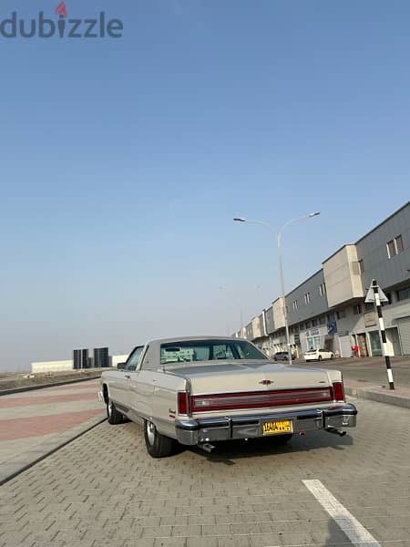 Lincoln Town Car 1976 4