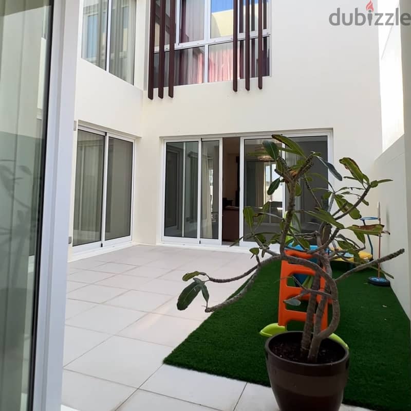 3 + 1 BR Fantastic Villa for Sale – Al Mouj 5