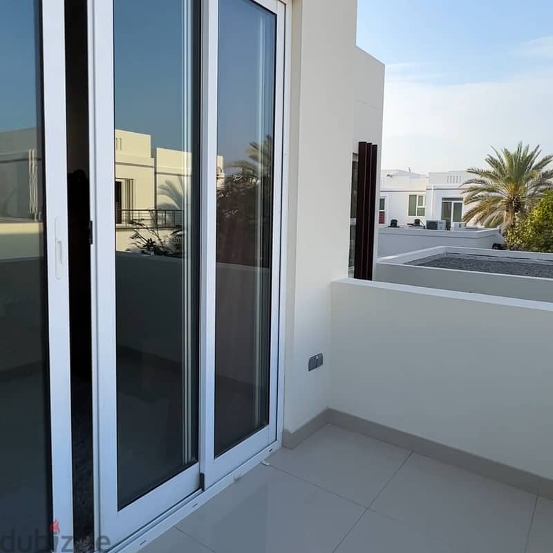 3 + 1 BR Fantastic Villa for Sale – Al Mouj 6