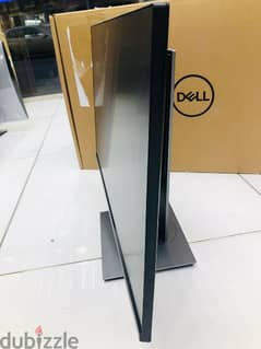 Dell Borderless Monitor with very good Condition like a New