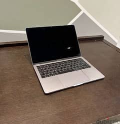 today only! Apple Macbook pro 13.3inch, i5, 256