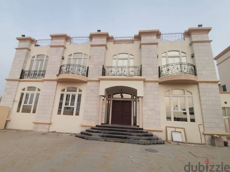 Luxury villa for rent in Al Khuwair فيلا راقية في الخوير 0