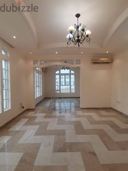 Luxury villa for rent in Al Khuwair فيلا راقية في الخوير 1