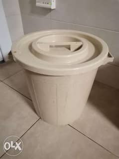 Trash bin about 40 litres