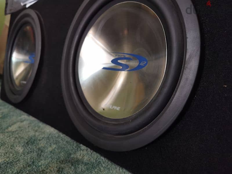 alpine subwoofer and amplifier with box 0