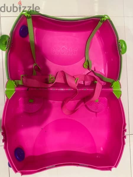 Kids Portable Bag(Seatable and has Wheels) 1