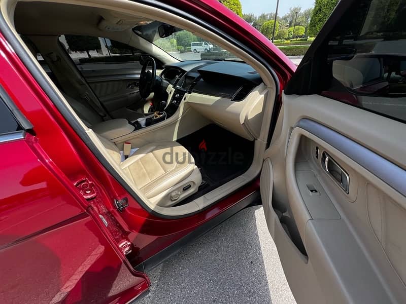 Ford Taurus in mint condition 0