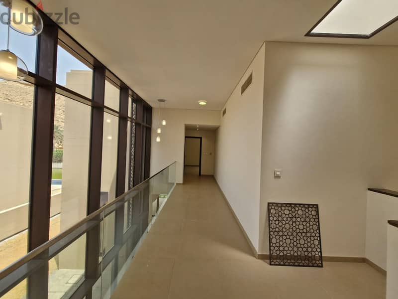 3 + 1 Maid’s Room Spectacular Villa in Muscat Bay for Rent 9