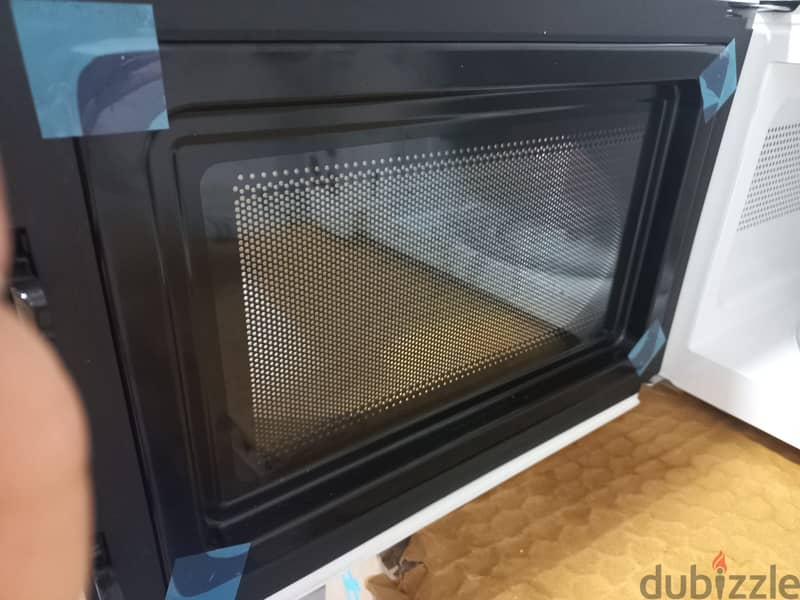 Microwave Oven and Air Fryer 2