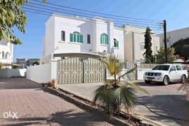 Independent 5 bedroom villa for Sale in Azaiba