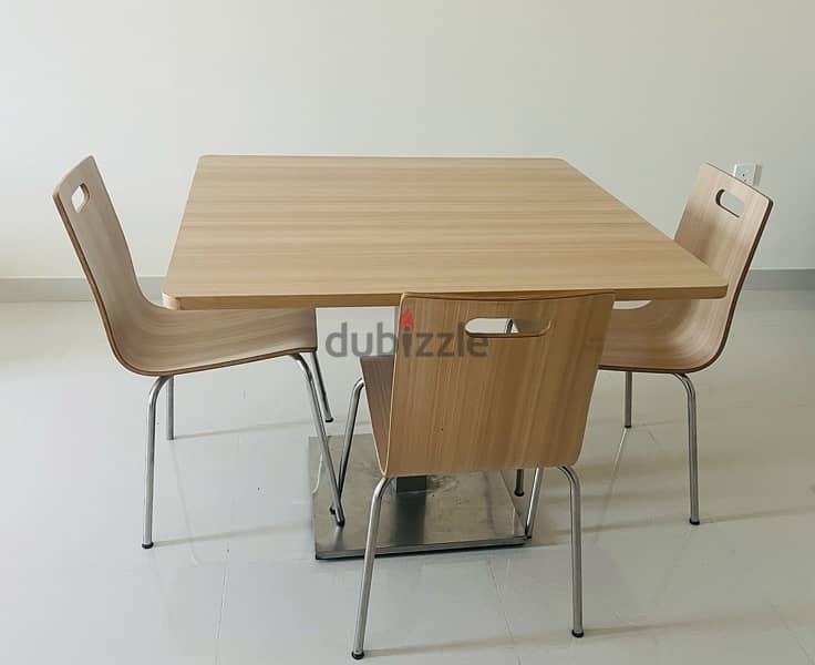 4 Seater Dinning Table 4