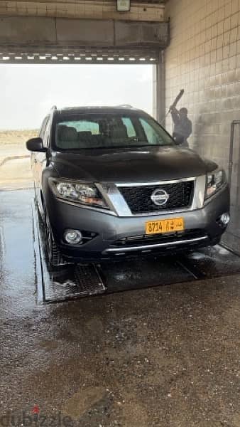 Nissan Pathfinder 2015 - 125000 KM, Oman Car, Doctor driven 1