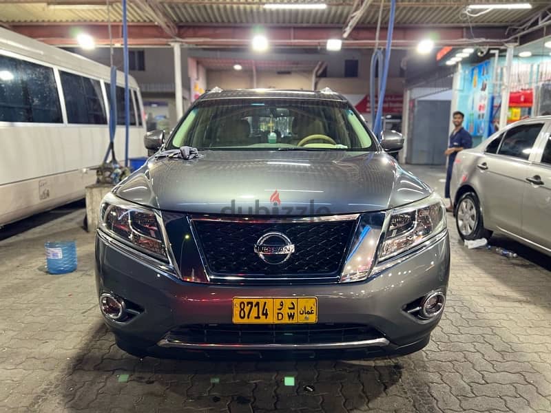 Nissan Pathfinder 2016 - 130000 KM, Oman Car, Doctor driven 2