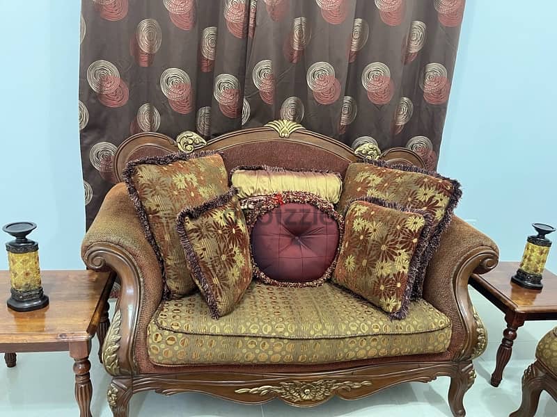 Royal classical antique Sofa set for URGENT SALE 7