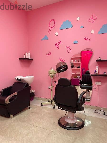 Ladies' beauty salon for sale 3