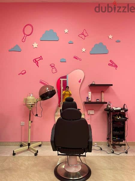 Ladies' beauty salon for sale 10