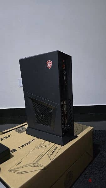 MSI MPG Trident 3 - Intel i7-10700 - 1660 Super 4