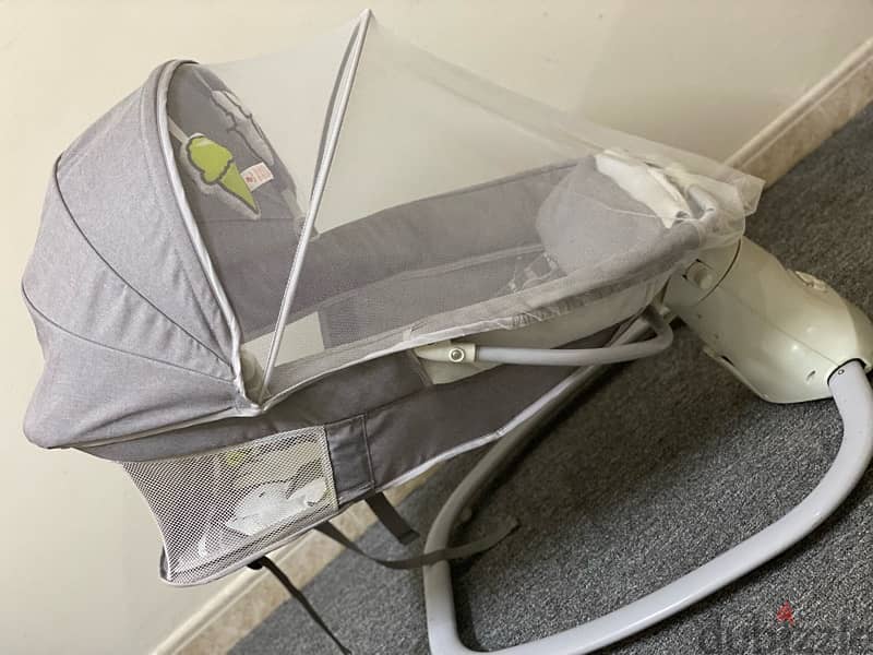 Baby strollers and cribs 1