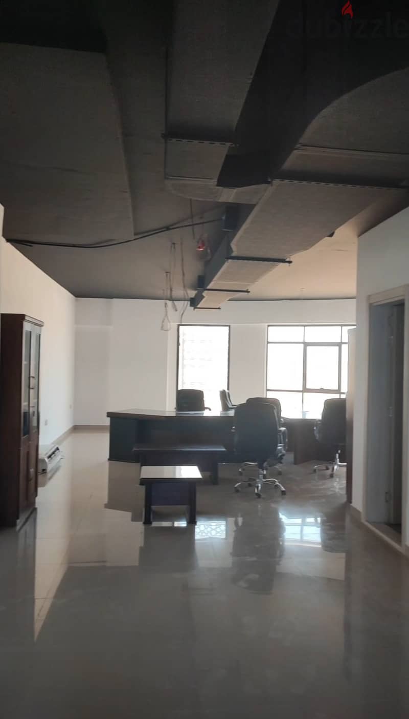 Office Space FOR RENT – Prime Location on Express 8