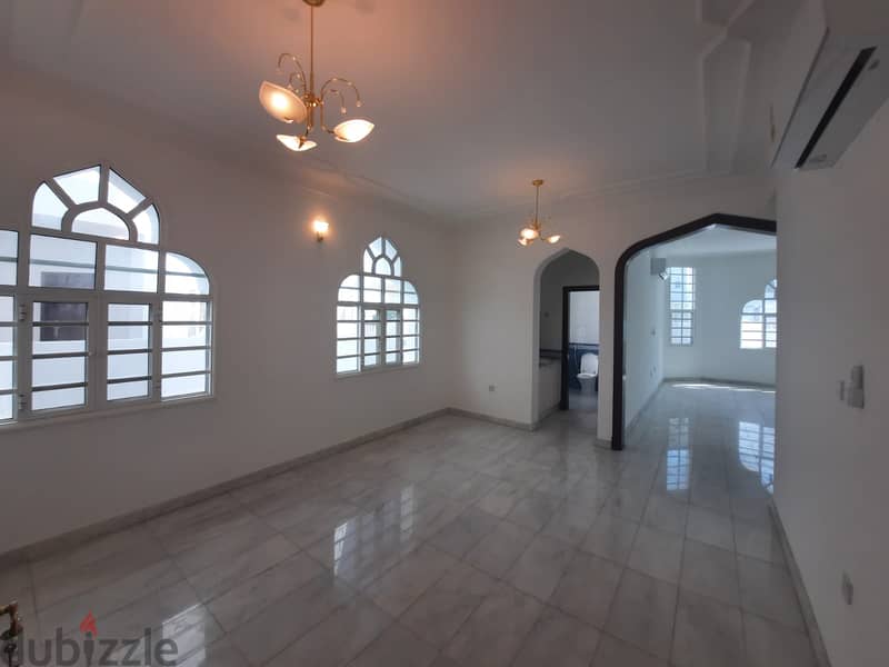 5 BR + Maid's Room Well Maintained Villa for Rent – Shatti 4