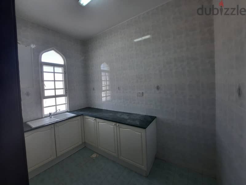 5 BR + Maid's Room Well Maintained Villa for Rent – Shatti 12