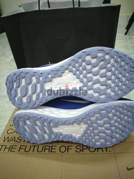 unwanted gift brandnew origina nike shoes 3