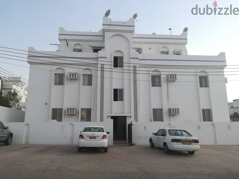 Al Khuwair25 1 BHK Specious Penthouse Flat for Rent near Tea Corner 2