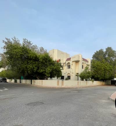 "SR-GF-417 Wide villa to let in Al Mawaleh north. Compound