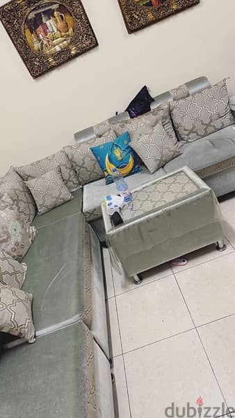 sofa set in excellent condition