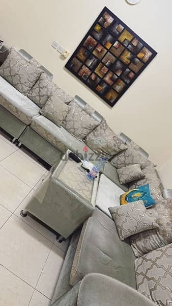 sofa set in excellent condition 2