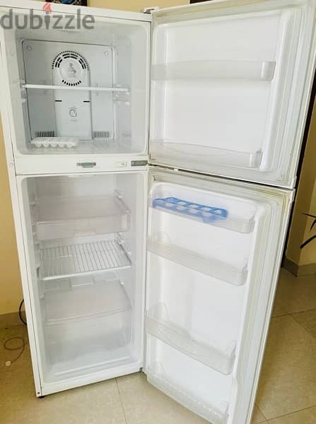 urgent for selling my fridge 1