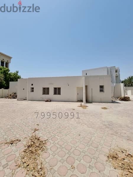 Independent 5 BR Commercial Villa Available for Rent in MQ 8