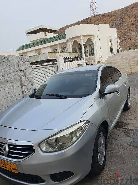 Renault Fluence 2012 1