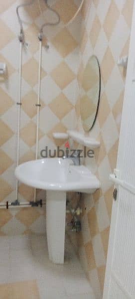 room for rent w/attached bathroom available al khuod  Souq 3