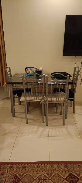 selling dinning table