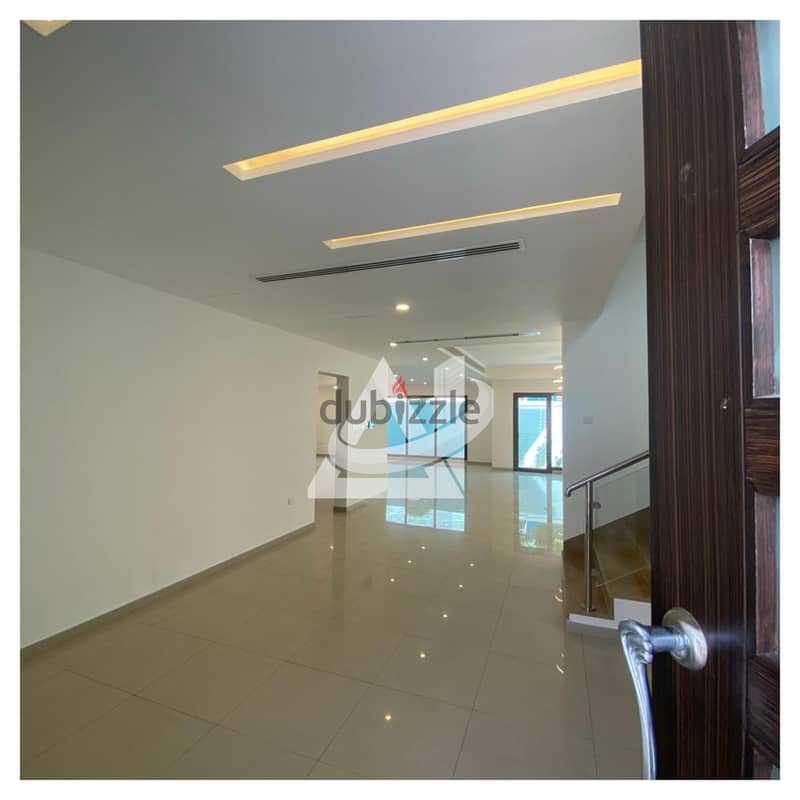 ADV931**4BHK+Maid villa for rent in a complex in Qurum 3