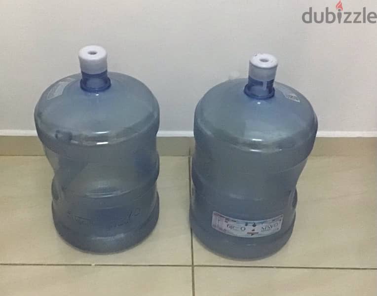 Water dispenser + 2 Oasi bottles 0