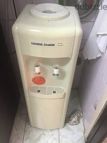 Water dispenser + 2 Oasi bottles 1