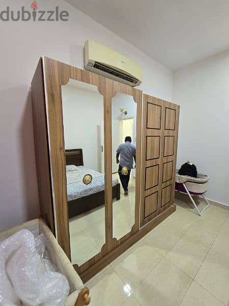 Big Cupboard with big mirror 1