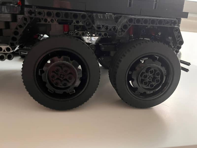 MERCEDES G-WAGON BLACK EDITION LEGO 5