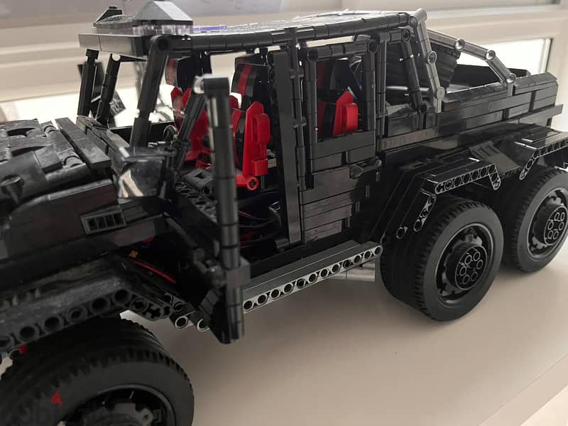 MERCEDES G-WAGON BLACK EDITION LEGO 8